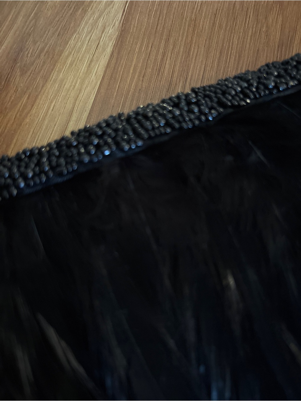 LA REGALE FEATHER AND BEADED EVENING CLUTH BAG - Picture 4 of 7